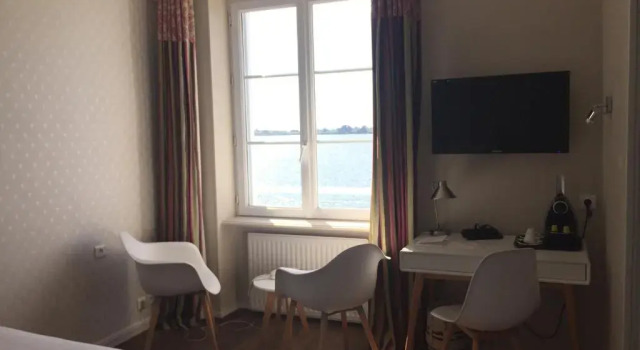 Двухместный номер Superior с видом на море Hôtel La Baie des Anges, son SPA marin & sa piscine couverte