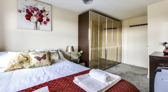 1 BED With Parking and Terrace, Забронировать Отель Отели Лондона с парковкой, рядом с ABBA Arena, Парковка