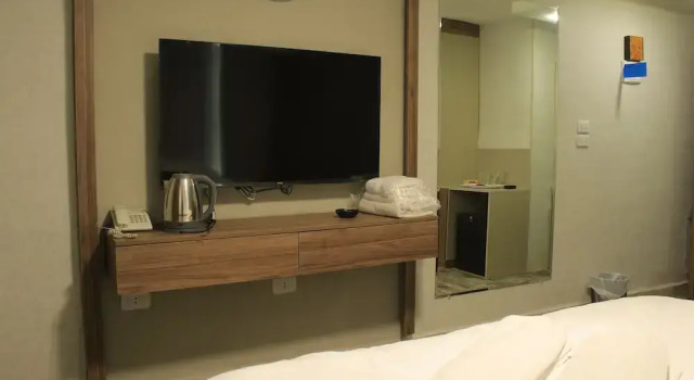 Номер Deluxe Azmal Hotel & Suites