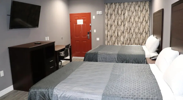 Четырёхместный номер Standard Atlantis Inn Suites