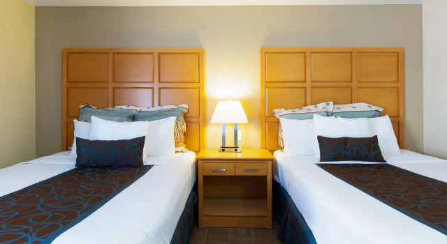 Четырёхместный номер Standard Signature Inn Merced Yosemite Parkway