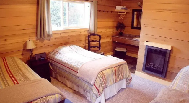 Reel Obsession Fishing Lodge Vancouver Island- All Inclusive, Prenota Hotel Zeballos 