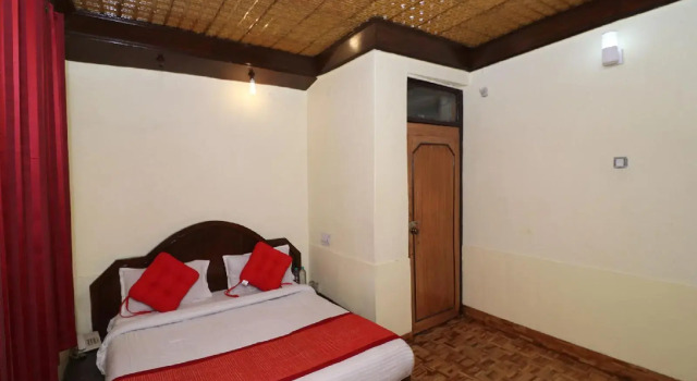 OYO 5227 Hotel New Bharat, Rezervovat Hotel Nainital Uttarakhand