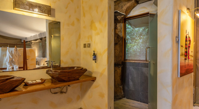 Тент с видом на реку Отель PrideInn Mara Camp & Cottages
