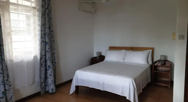 Апартаменты La Maison Hibiscus Self Catering Accommodation