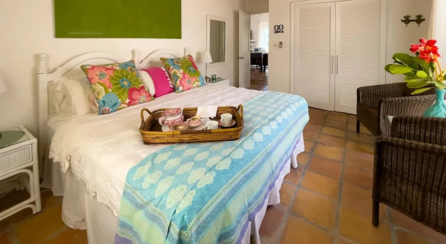 Folly & Guest House 6 Bedroom Home, Prenota Affittacamere Hotel a Bahamas Out Islands con parcheggio, Parcheggio