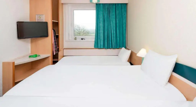 Трёхместный номер Standard ibis Luxembourg Sud