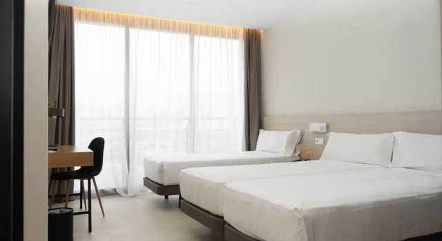 Двухместный номер Standard с балконом и с видом на город Hotel BCL Podium La Nucia
