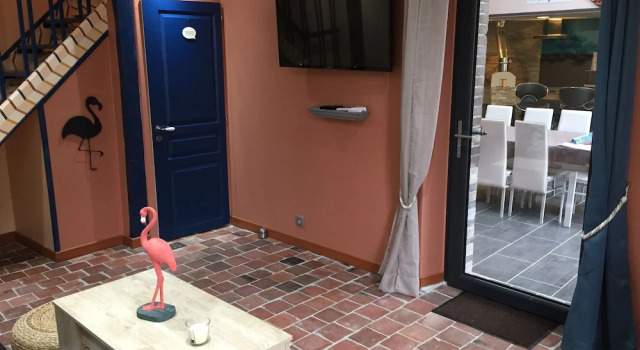 Le Rouge & Blanc, Book Hotel Hotels in Mormont with a Pool, Swimming Pool