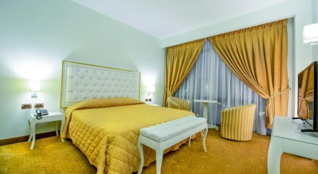 Полулюкс Hotel Fieri
