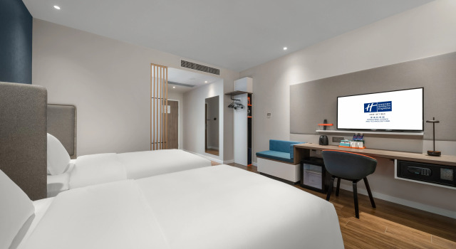 Holiday Inn Express Rongcheng Science and Technolo, Book Hotel Hotels in Rongcheng with Parking, Parking