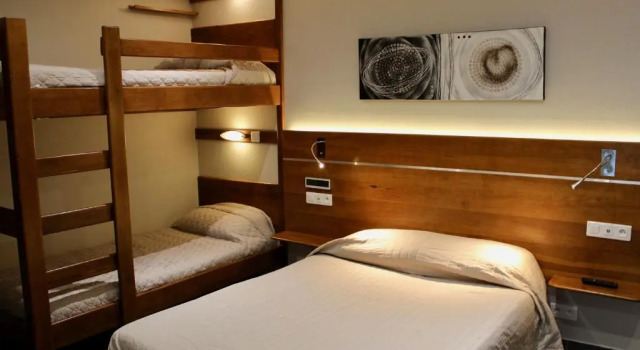 Трёхместный номер Standard Hotel des Pyrénées
