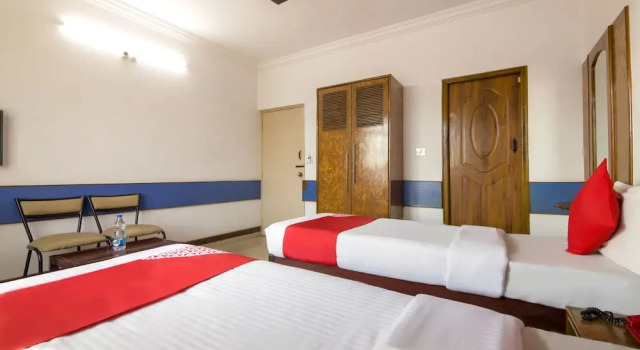 OYO 10885 Hotel Keerthana International