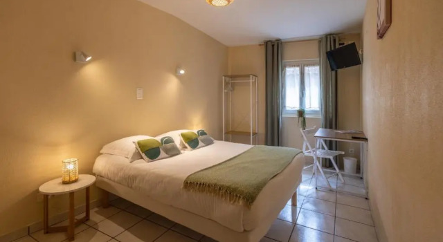 L'Aptois Hotel