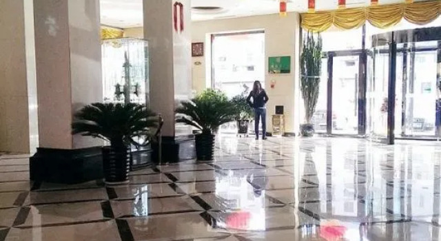 Ulanqab Yingshan Hotel (Jining South Railway Station), Book Hotel Hotels in Inner Mongolia with Parking, Parking