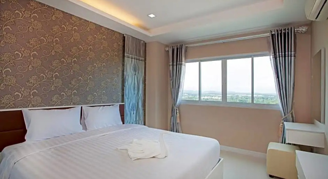 Двухместный номер Deluxe с балконом Royal Grand Pattaya