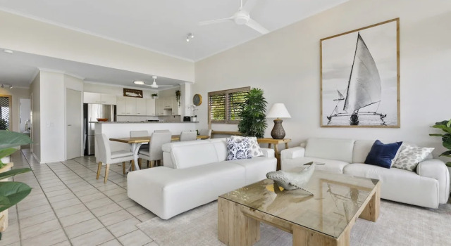 Sunshine Beach Penthouse with Beach Views - Unit 9/21 Park Crescent, Sunshine Beach, Prenota Hotel Hotel a Queensland con parcheggio, Parcheggio