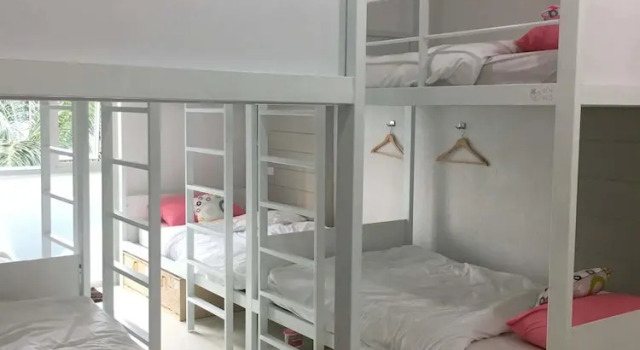 Кровать в общем номере (женский номер) Rabbitat Hostel