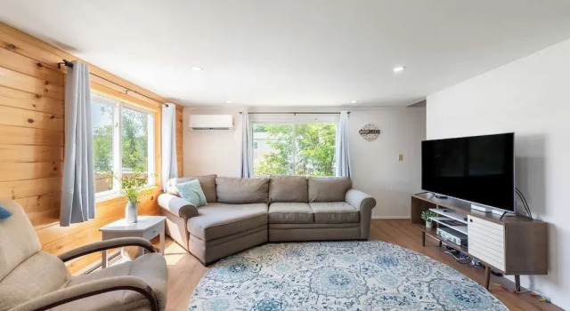 The Lake Life by Avantstay Lakefront + View + Hot Tub, Book Feriehus Sommerhuse i Pennsylvania, Hytte