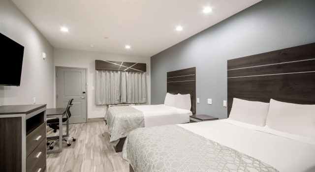 Четырёхместный номер Standard Americas Best Value Inn & Suites NE Houston Downtown I-610