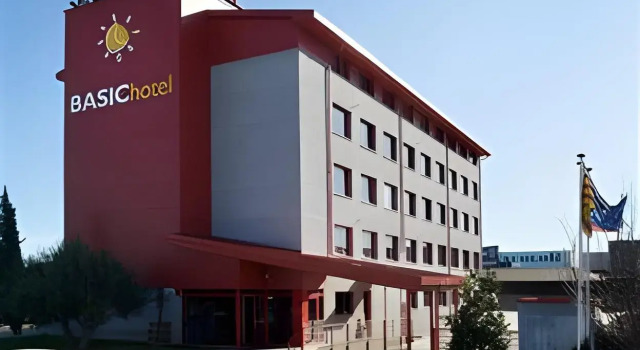 Hotel Basic