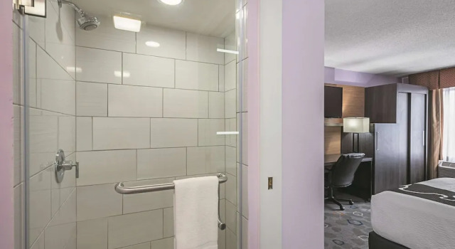 Четырёхместный номер Standard La Quinta by Wyndham Minneapolis Northwest
