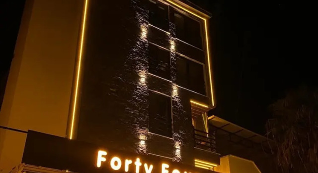 44 Hotel