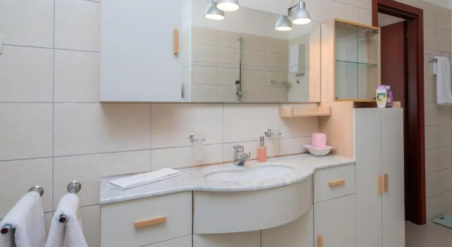 Seaside Apartment Gold 1row, Prenota Appartamento Splitska 