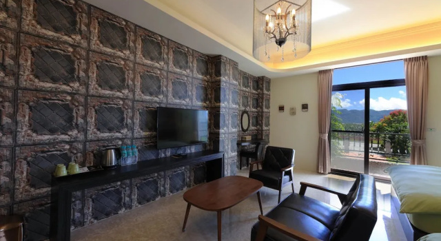 Четырёхместный номер Standard с балконом Floral Land B&B