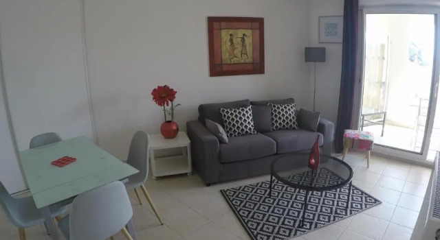 Апартаменты Renoir Appartement