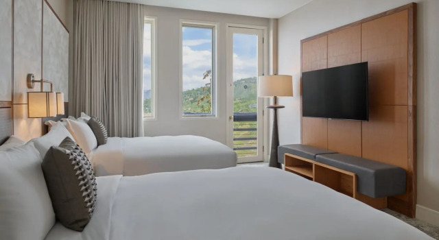 Четырёхместный номер Standard Viewline Resort Snowmass, Autograph Collection