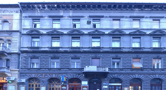 Yolo Hostel, Забронировать Апартаменты/квартира Будапешт Центральная Венгрия, рядом с Вёрёшмарти утца