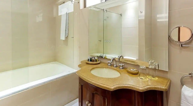Номер Standard Hotel Embassy Park