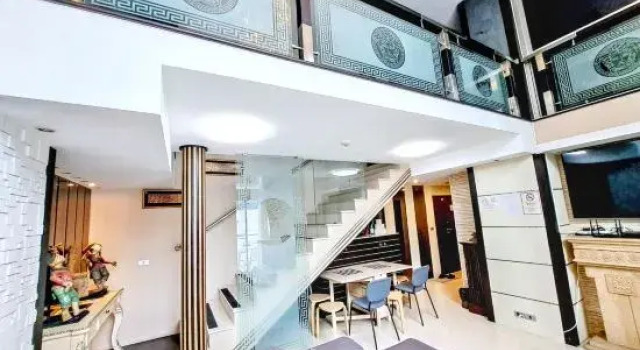 Luxurious 5-Bedroom Condo in Central Bangkok with Rooftop Pool, Забронировать Отель Отели Бангкока с бассейном, рядом с Улица Сой Ковбой, Бассейн