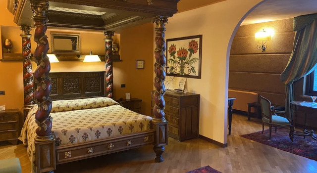 Полулюкс с видом на внутренний двор Relais Abbazia Santa Anastasia Resort & Winery