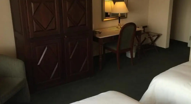 Standardowy czteroosobowy pokój Hudson Inn Auberge