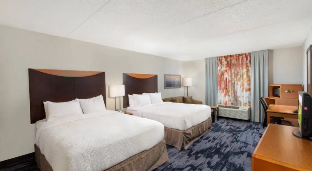 Четырёхместный номер Standard Fairfield Inn by Marriott Evansville East