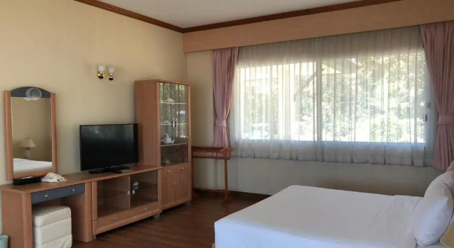 Seapine Beach Golf and Resort Hua Hin