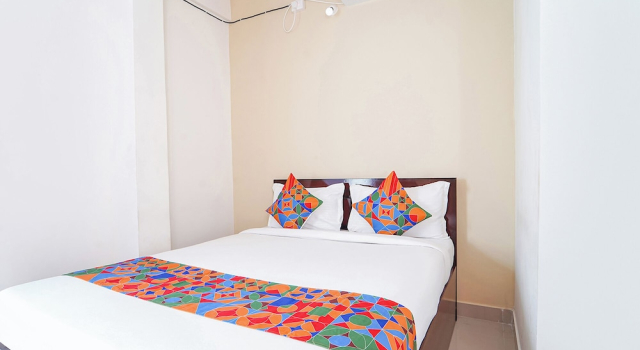 Номер Deluxe FabHotel SS Suites