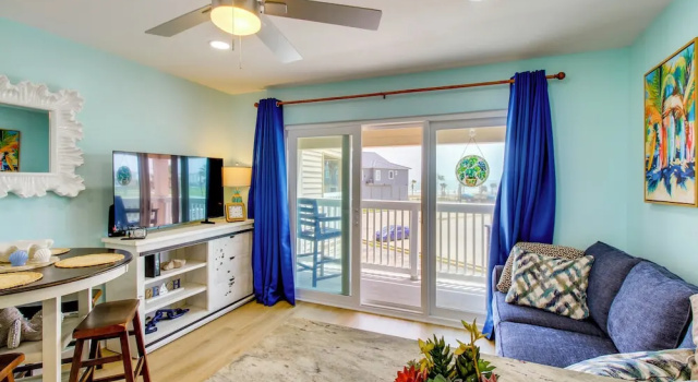 Poolside Fun, Ocean Strolls! Corpus Christi Escape