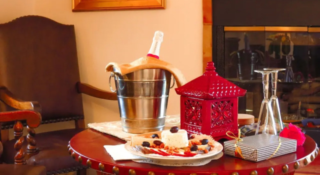 Двухместный номер Luxury с балконом Topanga Canyon Inn Bed and Breakfast