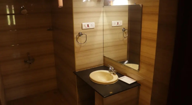 Номер Luxury с видом на сад Golden Sun Beach Resort