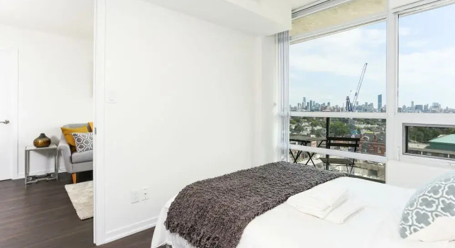 Platinum Suites - Fabulous CN Tower View. 2Bed 2Bath + Free Parking, Varaa Hotelli Toronto 