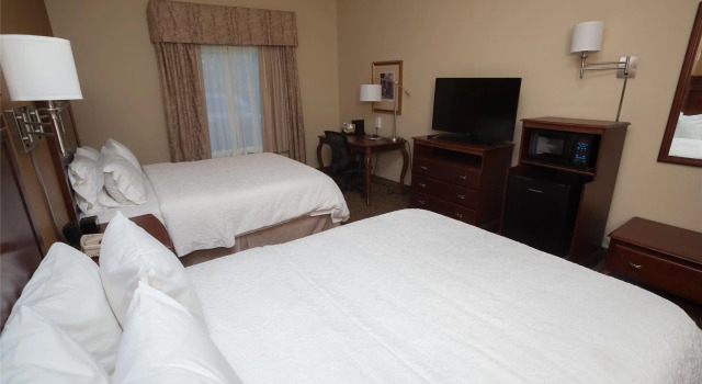 Четырёхместный номер Standard Hampton Inn Oneonta