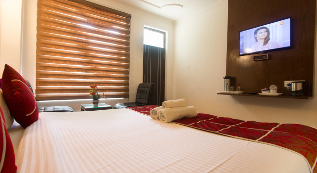 Трёхместный номер Executive с балконом Hotel Shivani International