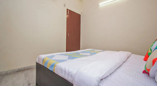 OYO Home 18790 Vibrant 2BHK