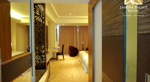 Номер Superior Jasmine Palace Hotel