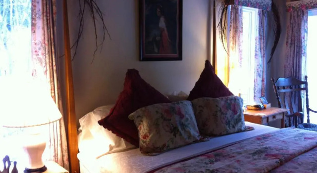 Номер Standard с видом на сад Deerhill Inn