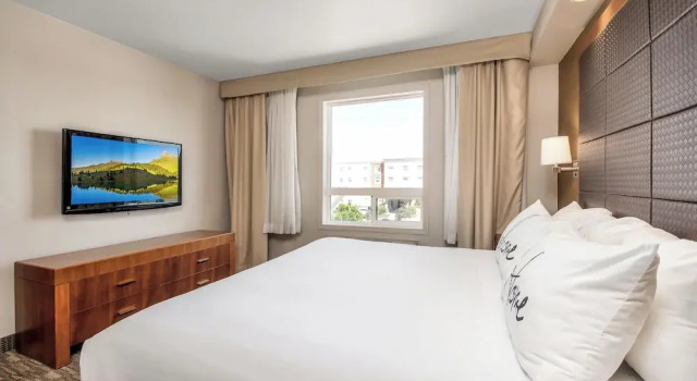 Люкс Home Inn & Suites Regina East