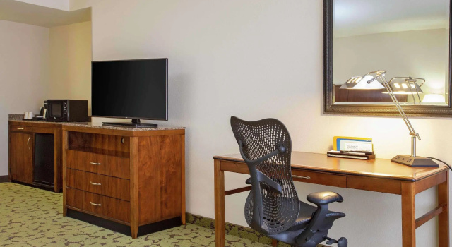 Четырёхместный номер Standard Hilton Garden Inn Omaha Downtown-Old Market Area